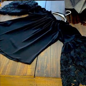 Joseph Ribkoff Off the shoulder blouse size 6